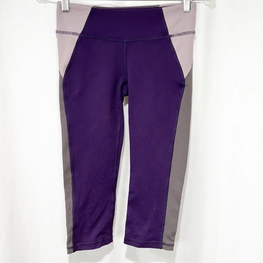 Alo Yoga Colorblock Capri Leggings purple and gray small